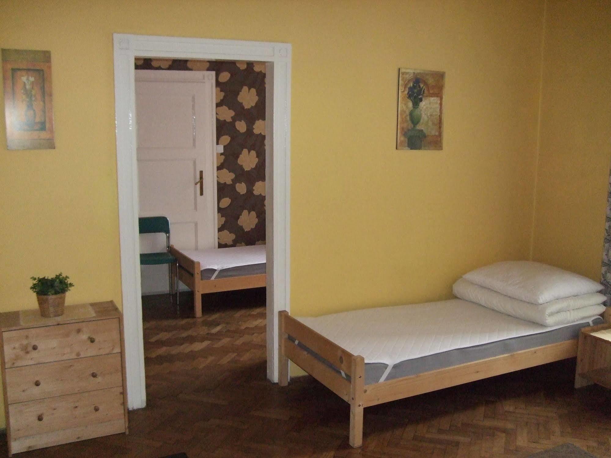 Old Walls Hostel Krakau Exterior foto